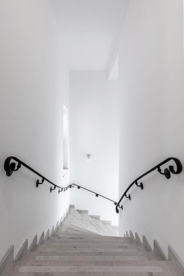 Holt Old Town Luxury Suites Bucureşti Ngoại thất bức ảnh