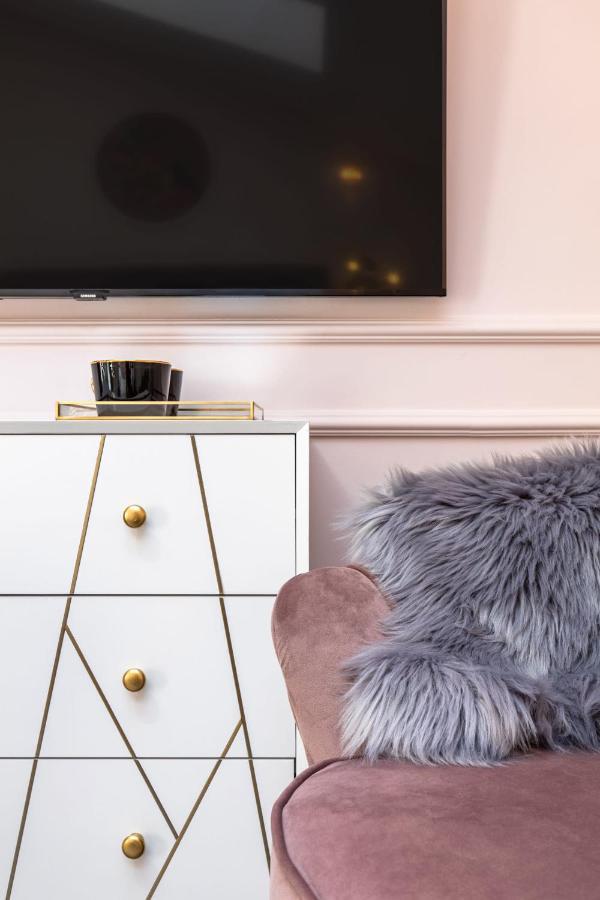 Holt Old Town Luxury Suites Bucureşti Ngoại thất bức ảnh